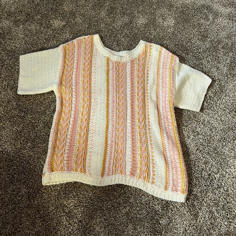 Short sleeve sweater top